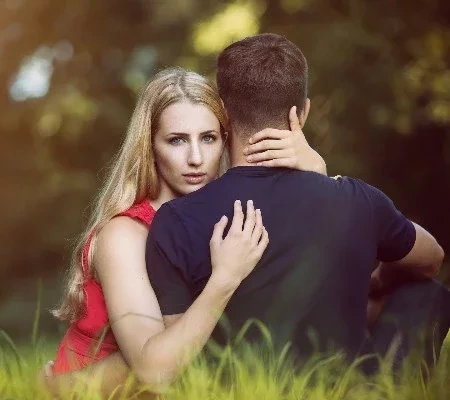 Conheça os signos que sabem manipular bem uma conversa a dois