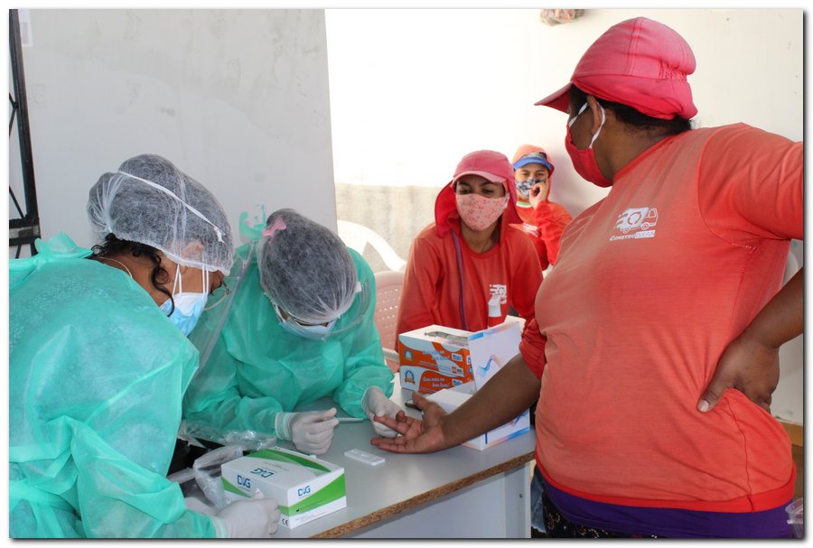 Gestão distribui máscaras para profissionais da limpeza e realiza testagem em agentes de endemias - Imagem 10
