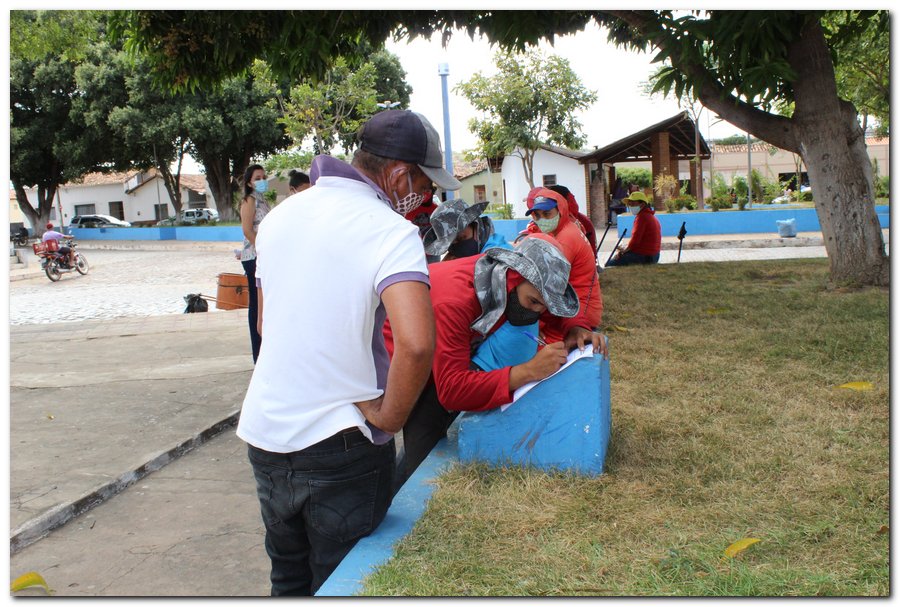 Gestão distribui máscaras para profissionais da limpeza e realiza testagem em agentes de endemias - Imagem 3