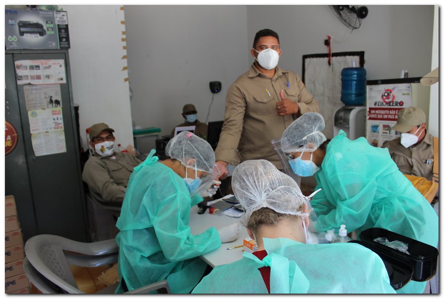 Gestão distribui máscaras para profissionais da limpeza e realiza testagem em agentes de endemias - Imagem 14