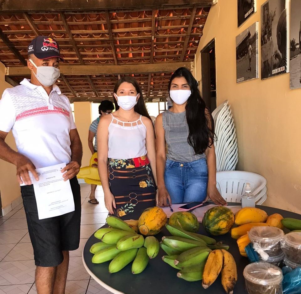 CRAS de Jatobá do Piauí faz entrega de produtos da agricultura familiar às famílias em situação de vulnerabilidade através do Programa de Aquisição de Alimentos - PAA