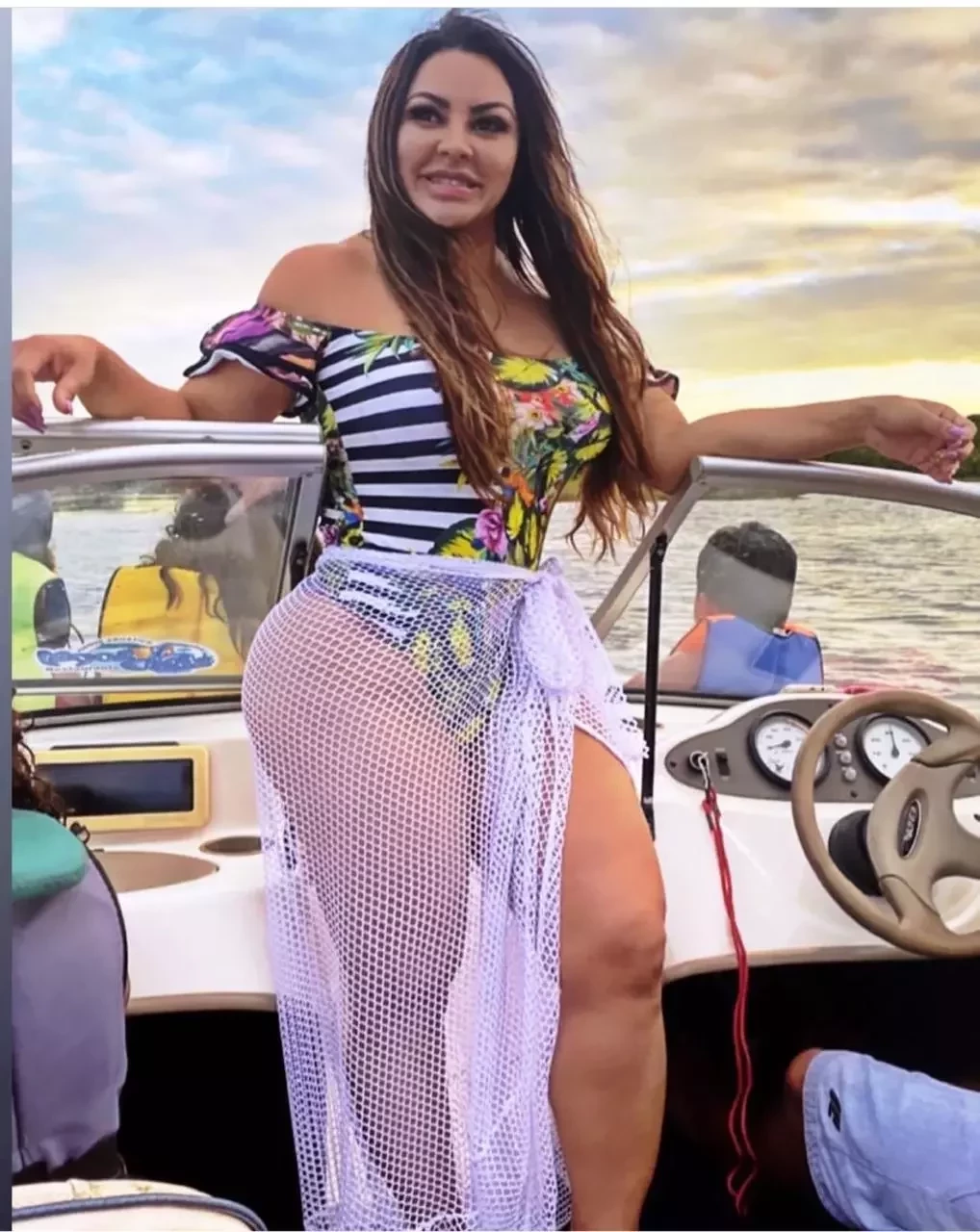 Márcia Fellipe esbanja corpo escultural usando micro biquíni; fotos - imagem 25105