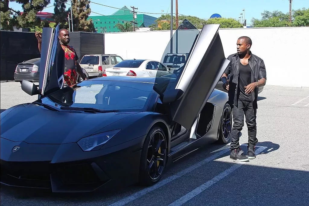 Conheça os famosos que vivem uma vida de luxo que é de cair o queixo  - imagem 25336