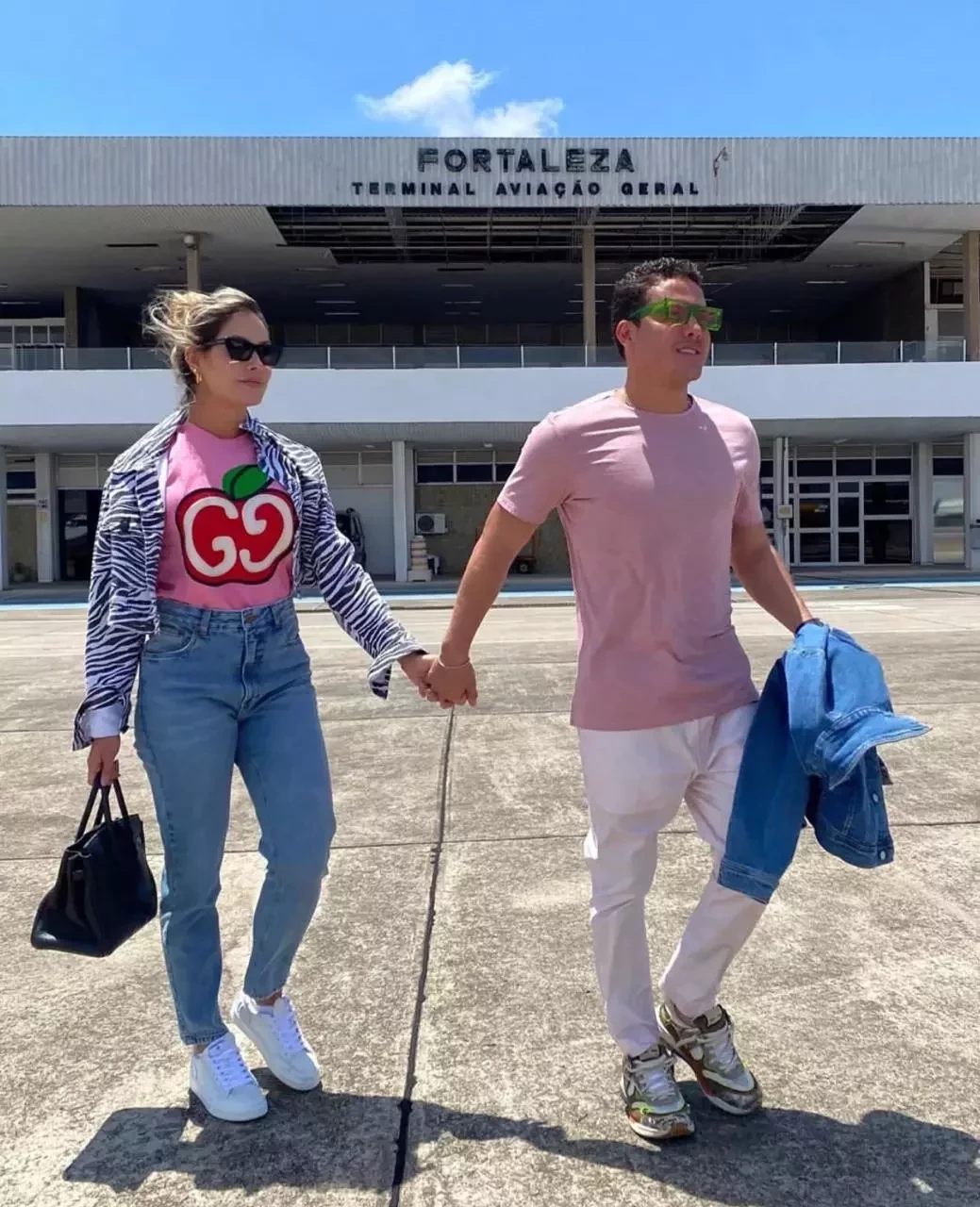 Thyane e Wesley Safadão viajam usando rosa no jatinho do casal; fotos - imagem 25708