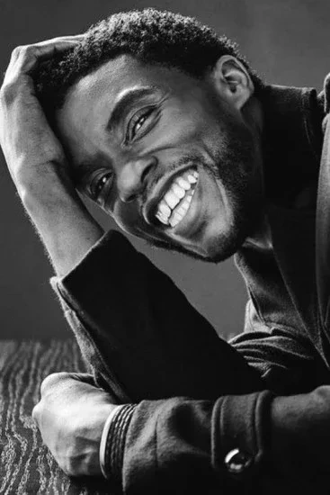 Elenco de Vingadores e famosos se despedem de Chadwick Boseman - imagem 25728