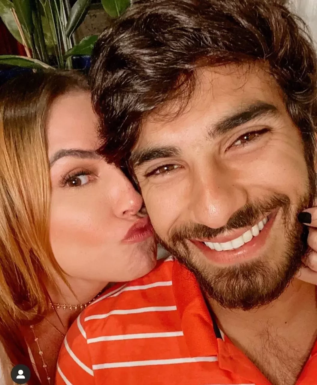 Deborah Secco faz ensaio sexy na frente do marido e perde concentração - imagem 26099