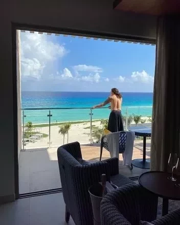 Whindersson Nunes exibe fotos de viagem ao México em hotel de luxo - imagem 27060