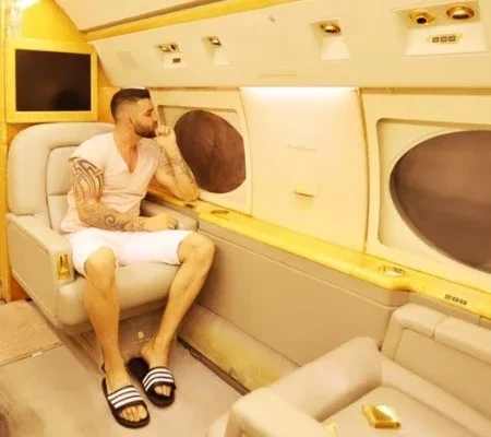 Puro luxo!Gusttavo Lima posta fotos em jatinho particular de R$ 180 mi