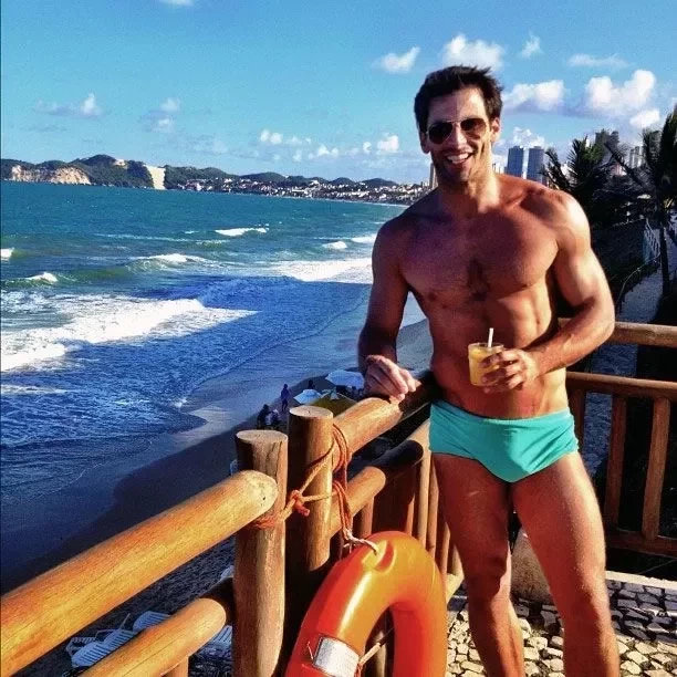 Volumosas! Veja as sungas de famosos que surpreenderam a internet - imagem 27248