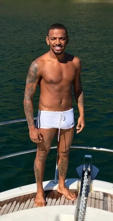 Volumosas! Veja as sungas de famosos que surpreenderam a internet - imagem 27246