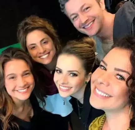 Conheça as celebridades que se tornaram amigas de seus ídolos - imagem 26422