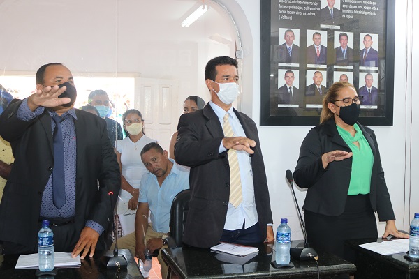 Silvânia foi eleita Presidenta da Câmara de N. S. dos Remédios - Imagem 4