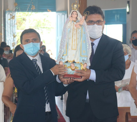 Solenidade de posse do Prefeito Dr. Zé Fernando iniciou com a celebração da missa