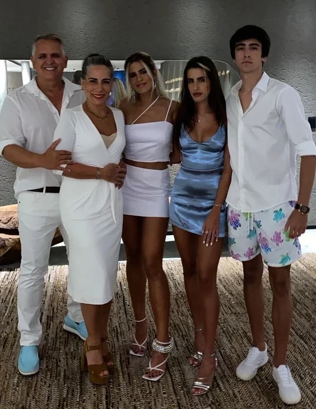 Réveillon: confira os looks dos famosos para a chegada de 2021 - imagem 31090