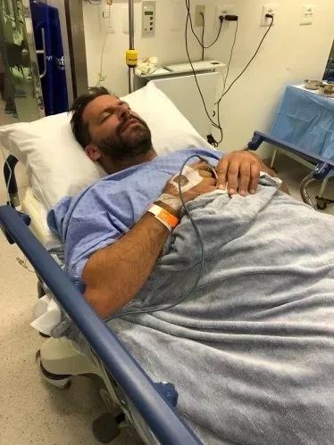 Henri Castelli cai no choro ao denunciar agressão grave em AL; fotos - imagem 31754