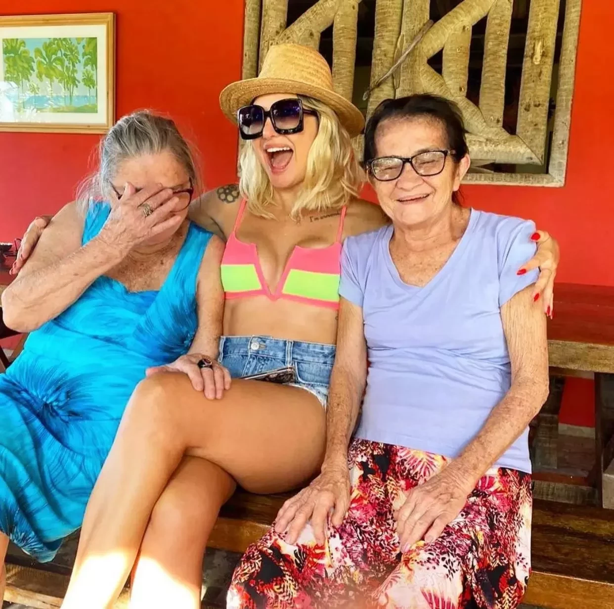 Com seios à mostra, Antônia Fontenelle posa sexy na Lagoa do Portinho - imagem 31814