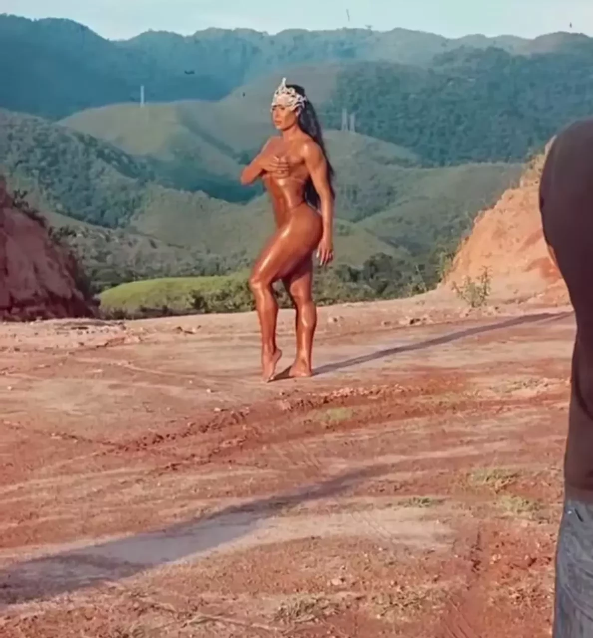 Peladona, Gracyanne Barbosa deixa fãs eufóricos em ensaio sensual - imagem 31899