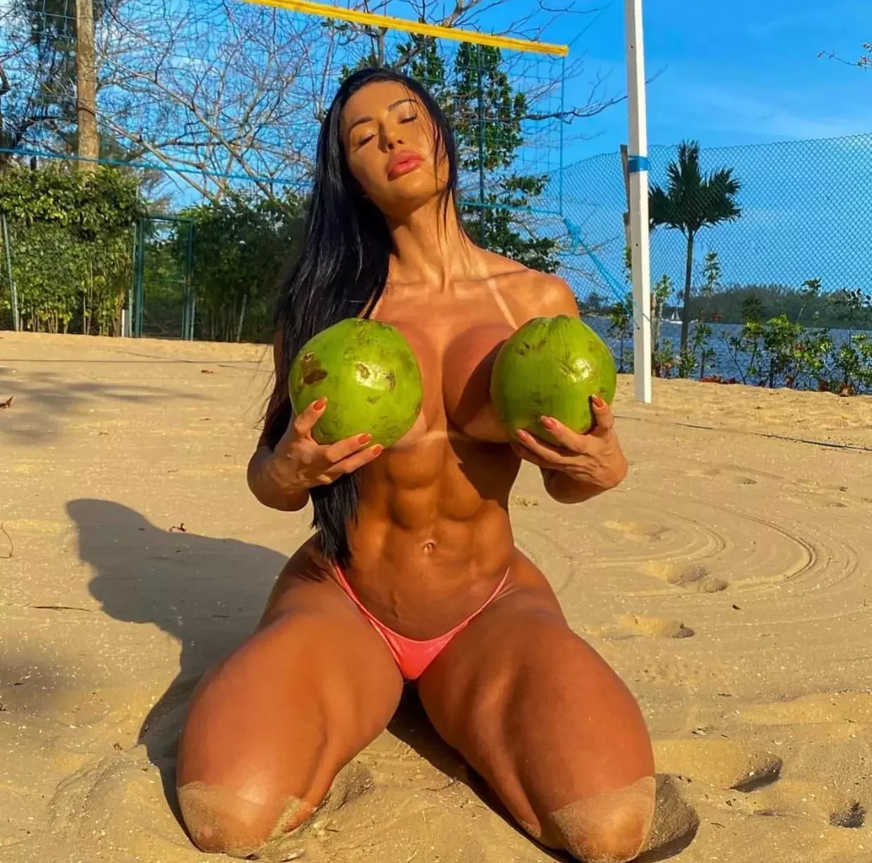 Peladona, Gracyanne Barbosa deixa fãs eufóricos em ensaio sensual - imagem 31901