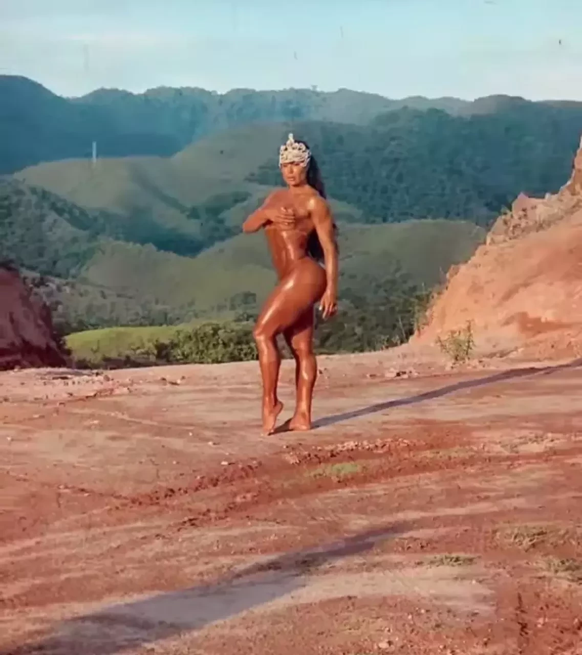 Peladona, Gracyanne Barbosa deixa fãs eufóricos em ensaio sensual - imagem 31900