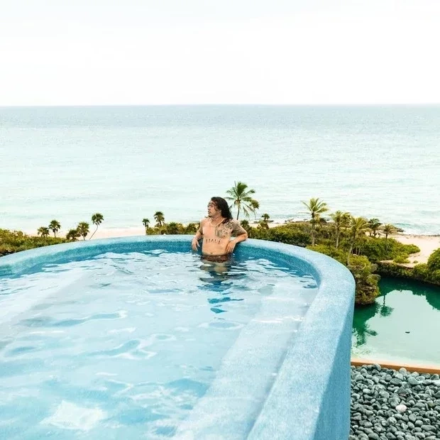 Whindersson Nunes e namorada se divertem em hotel no México; fotos - imagem 31923