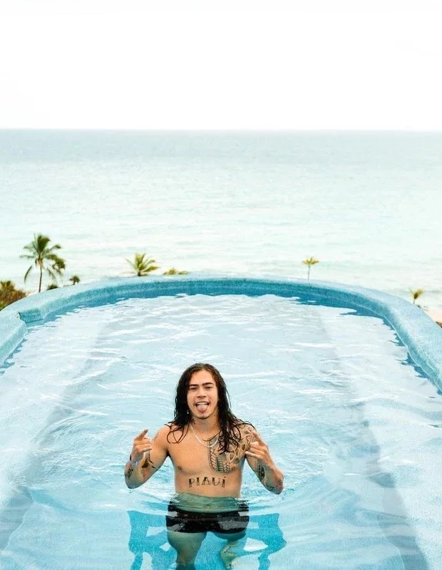 Whindersson Nunes e namorada se divertem em hotel no México; fotos - imagem 31917