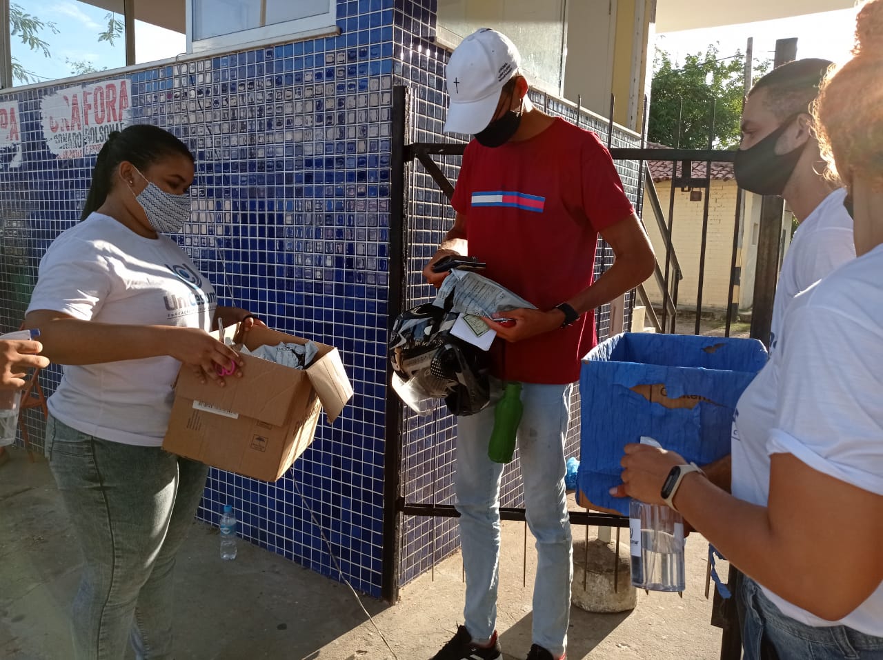 Estudantes e professores de Teresina recolhem lixo dos candidatos  de Enem   - Imagem 2