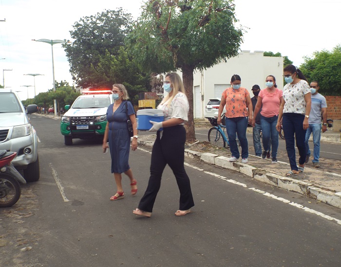 Milton Brandão: Inaugura Centro de Atendimento a Covid-19 com vacinação para 29 funcionários da saúde - Imagem 6