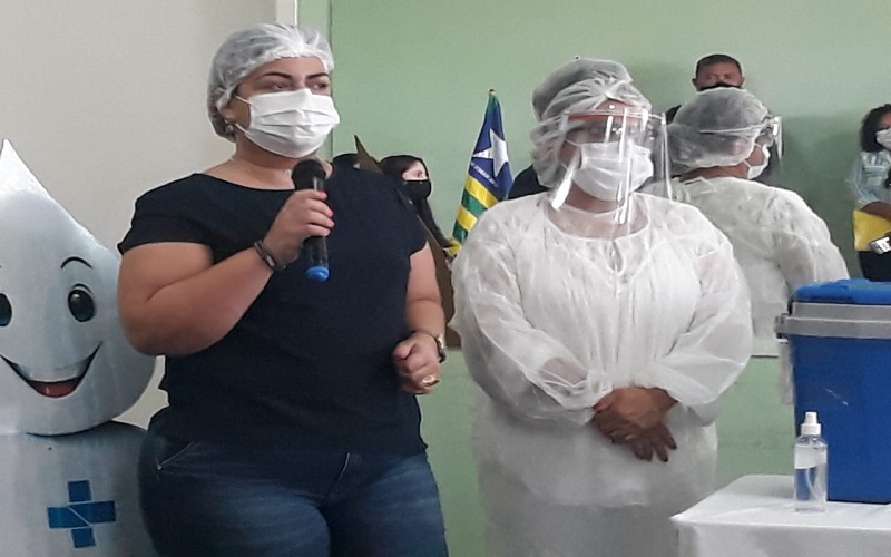 Município vacina os 05 primeiros profissionais da saúde contra a Covid-19 - Imagem 11