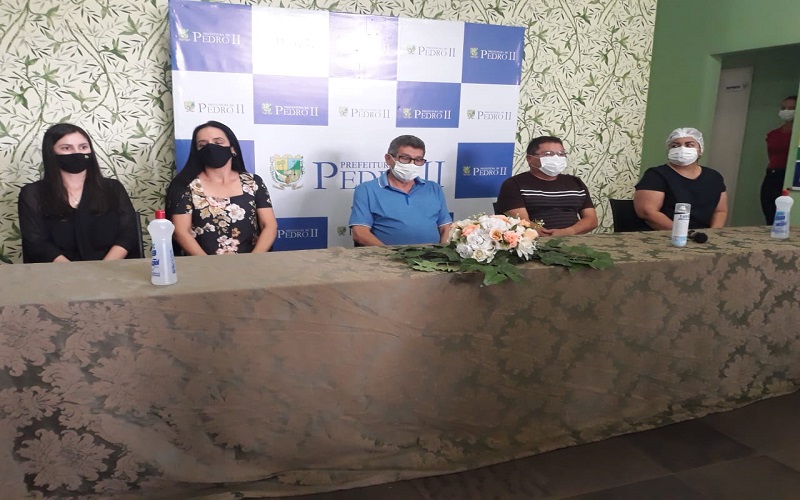 Município vacina os 05 primeiros profissionais da saúde contra a Covid-19 - Imagem 28