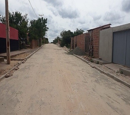 Município atende moradores da Avenida Pedro Ivo com calçamento 