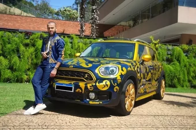 Whindersson, Gusttavo Lima e mais famosos ostentaram carrões em 2020 - imagem 31272