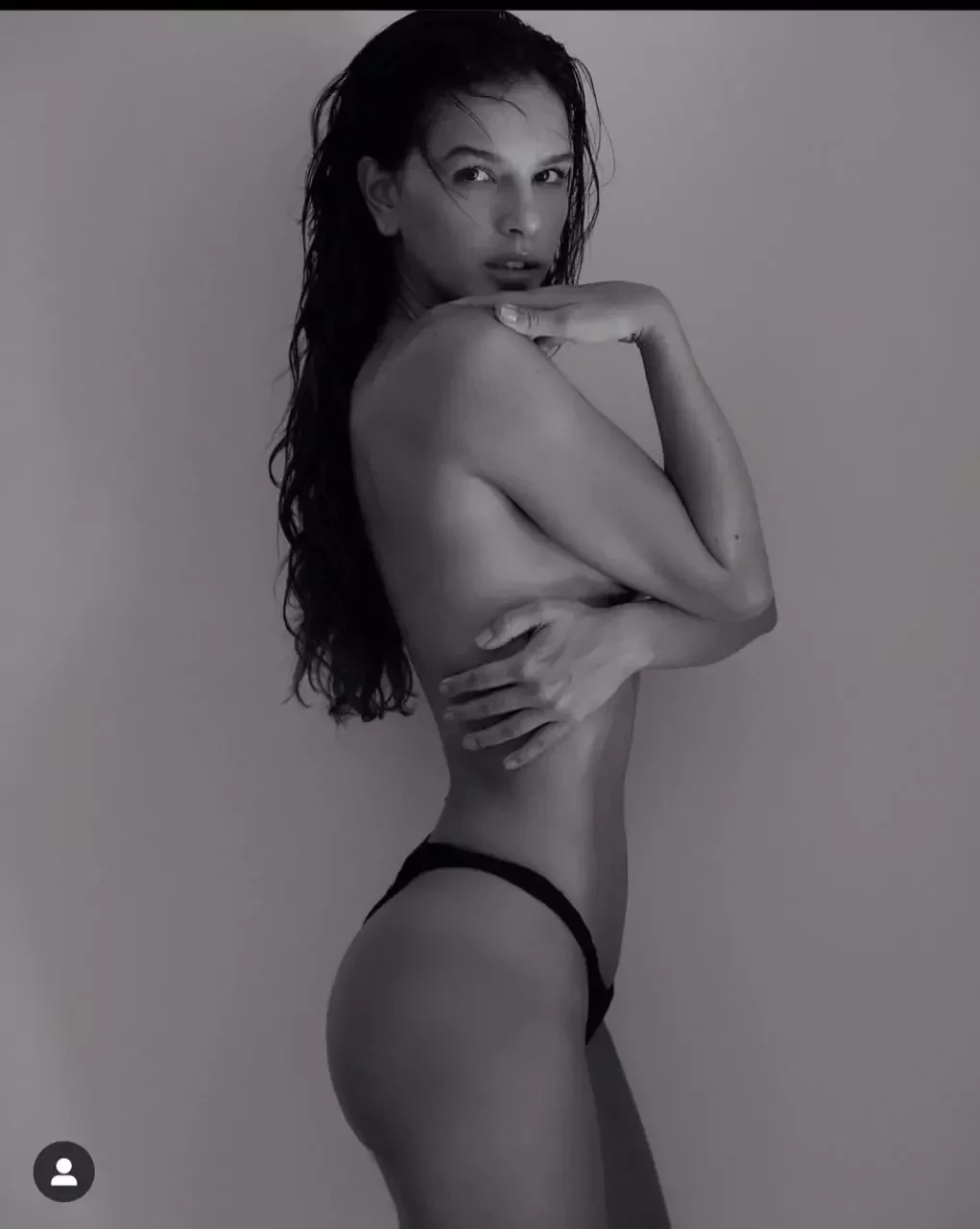 Mariana Rios faz topless e divide opiniões de seguidores; fotos - imagem 32849