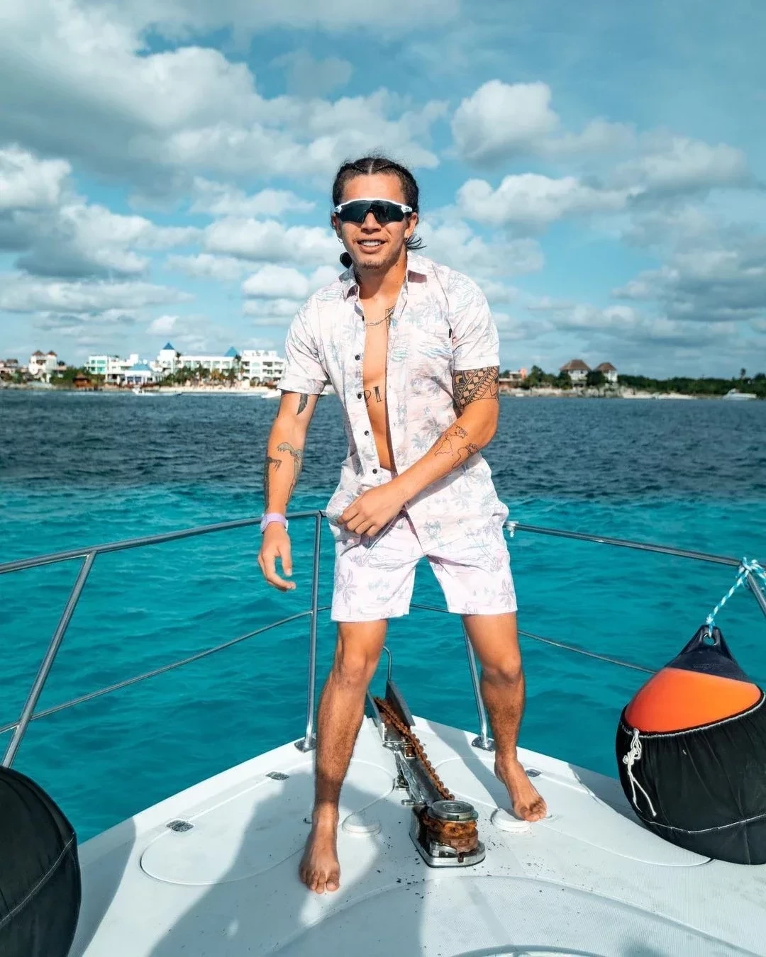 Whindersson Nunes comemora os 26 anos com a namorada em iate; fotos - imagem 31419