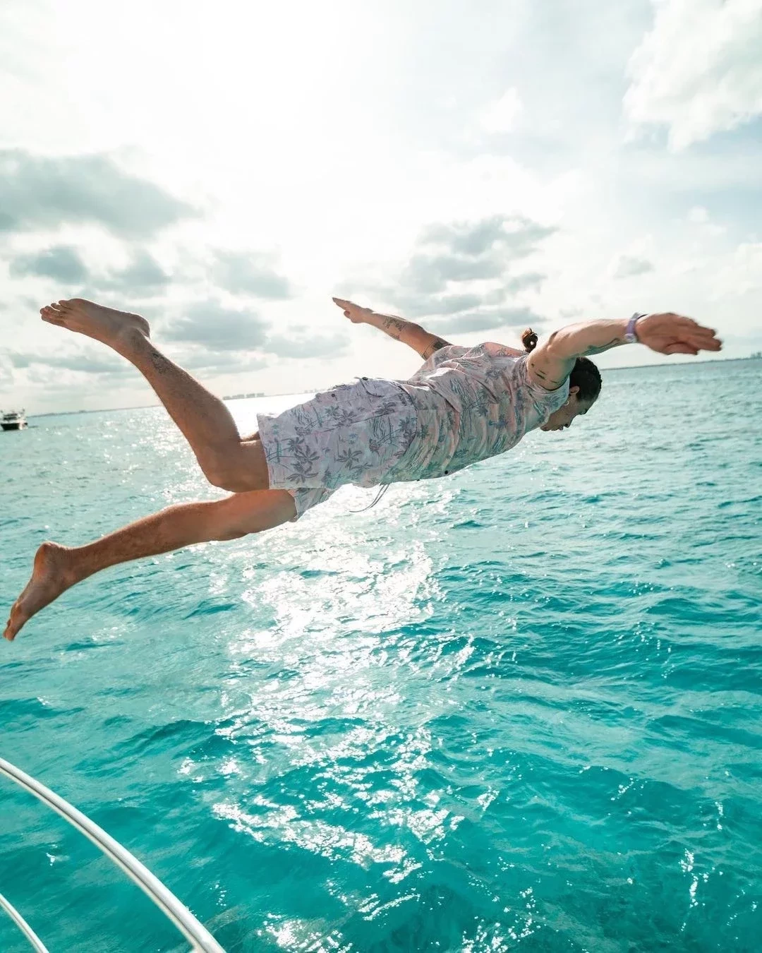 Whindersson Nunes comemora os 26 anos com a namorada em iate; fotos - imagem 31422