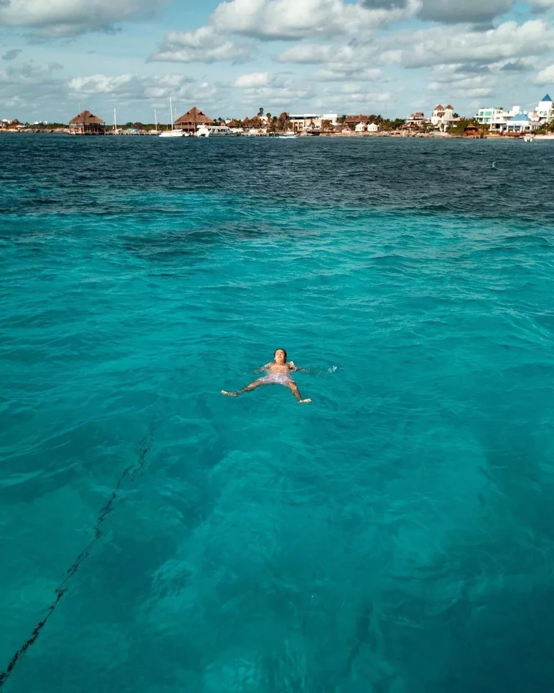 Whindersson Nunes comemora os 26 anos com a namorada em iate; fotos - imagem 31420