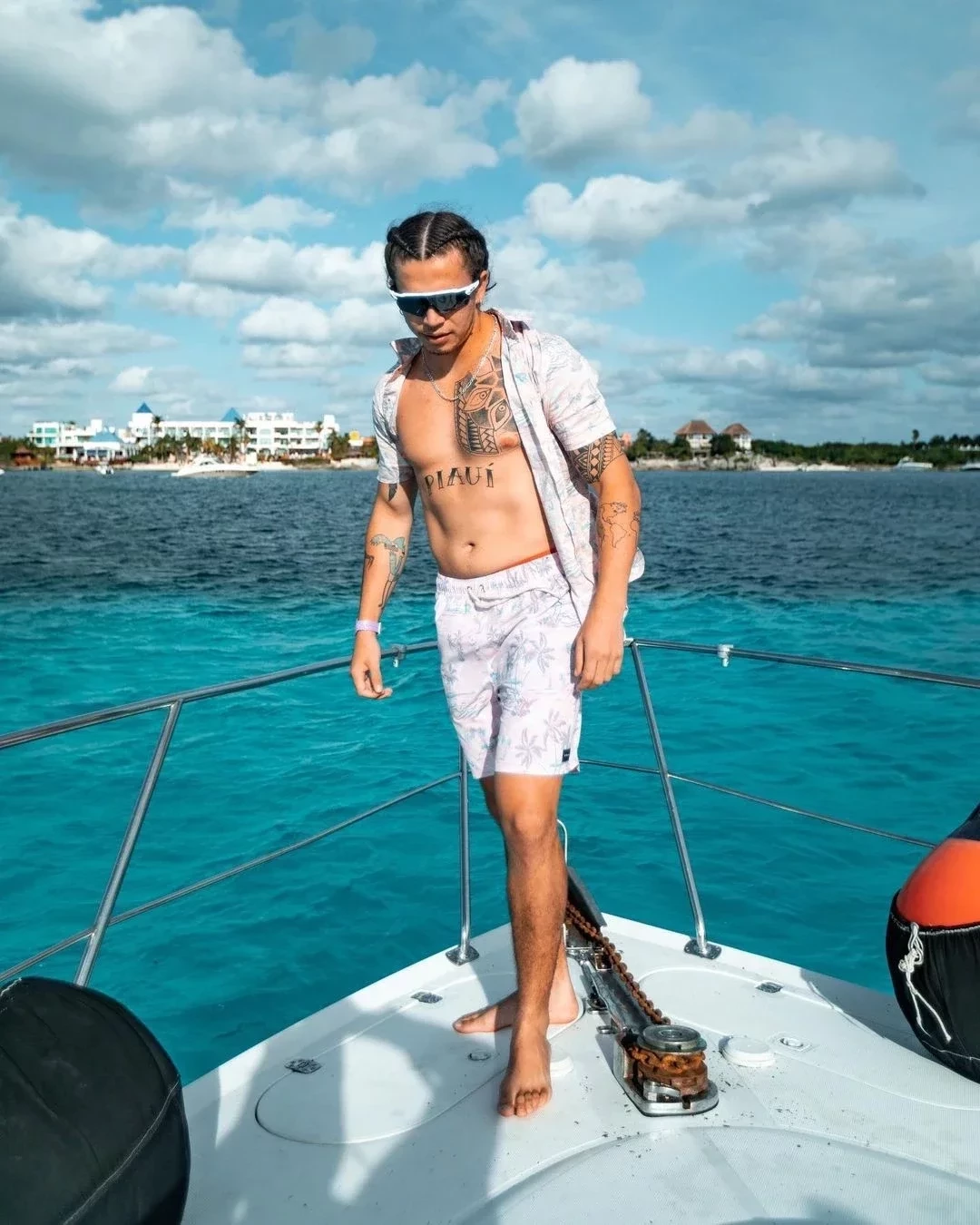 Whindersson Nunes comemora os 26 anos com a namorada em iate; fotos - imagem 31421