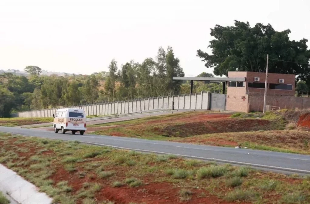 15 mil metros quadrados