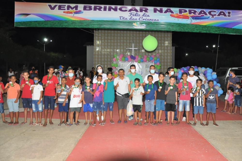 Prefeitura de Hugo Napoleão realiza festa em homenagem às crianças - Imagem 1