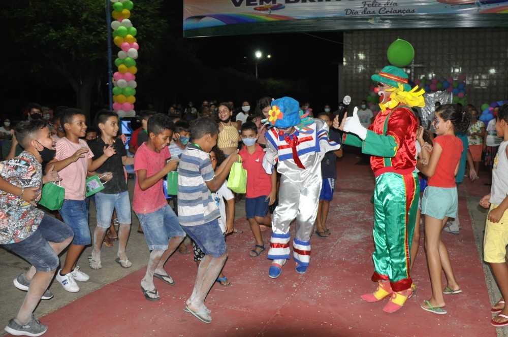 Prefeitura de Hugo Napoleão realiza festa em homenagem às crianças - Imagem 41