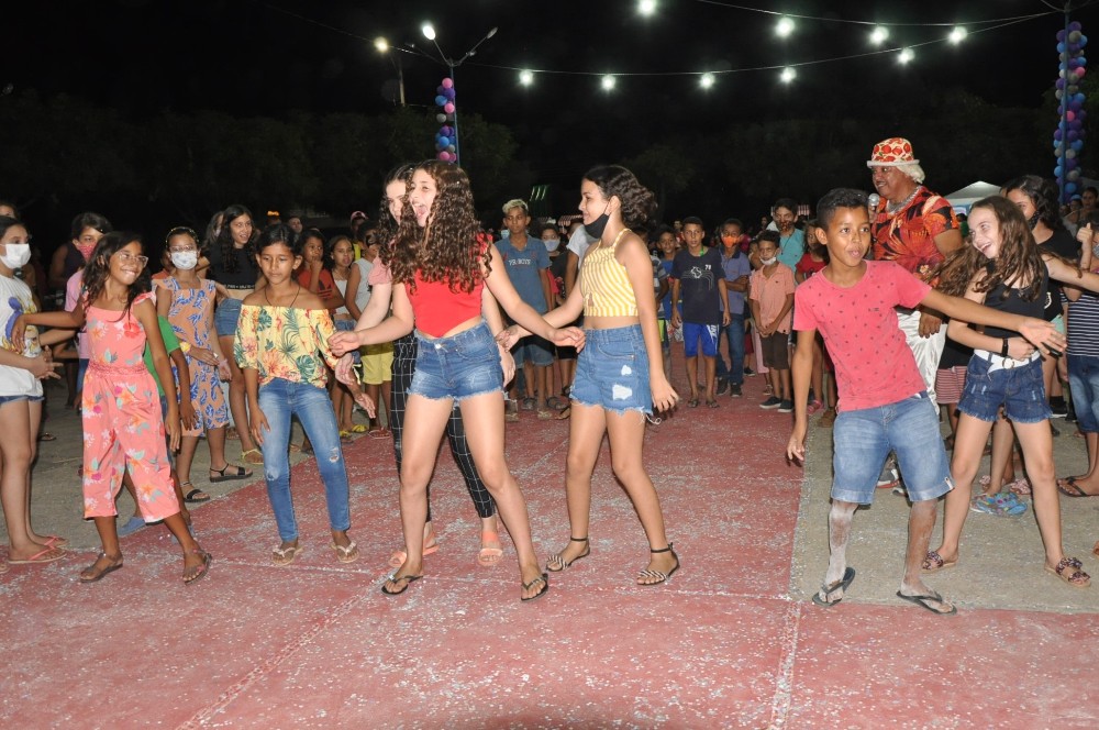 Prefeitura de Hugo Napoleão realiza festa em homenagem às crianças - Imagem 37