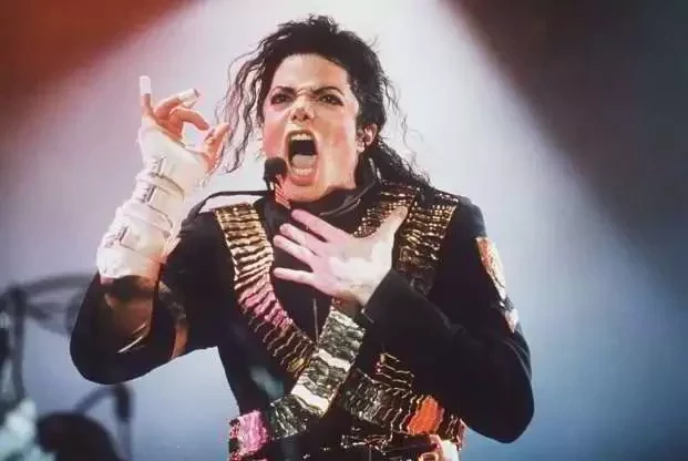 De Madonna a Axl Rose: Se impressione com 7 looks icônicos de músicos - imagem 55936