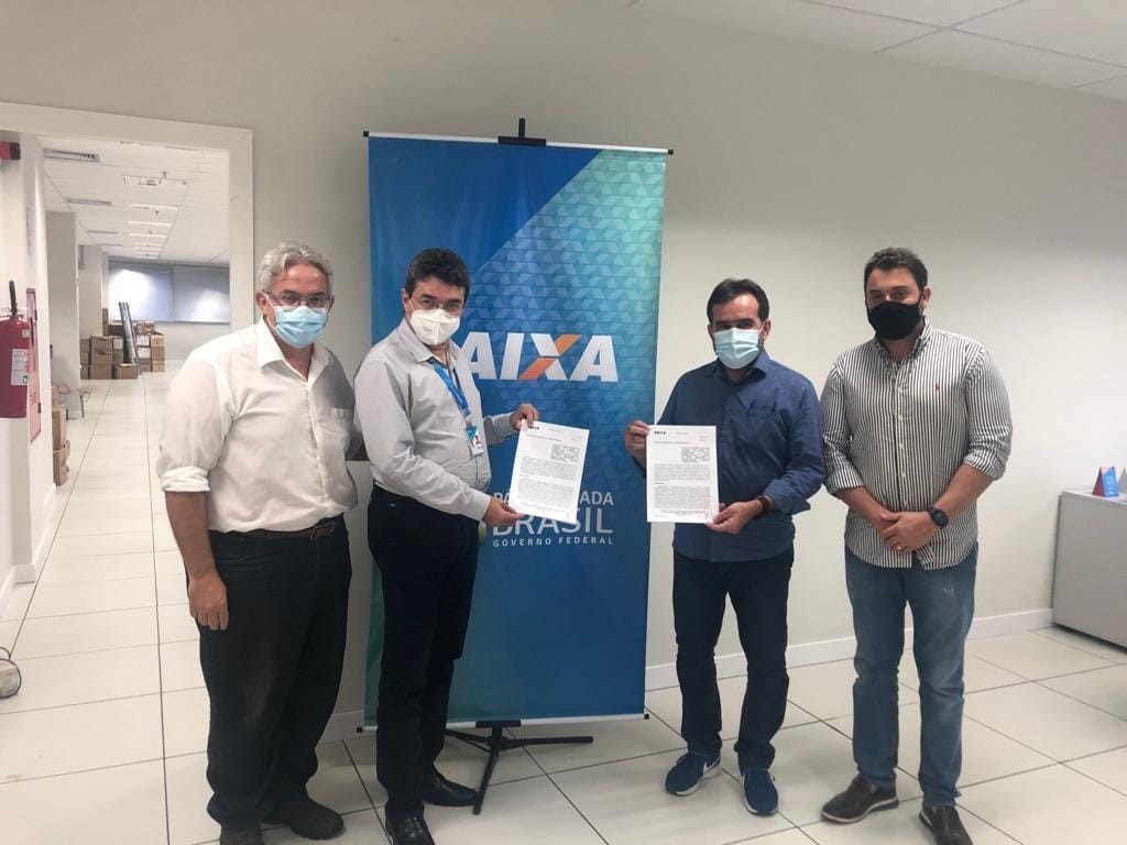 Zé Raimundo assina convênios de R$ 2,4 milhões para novas obras em Oeiras