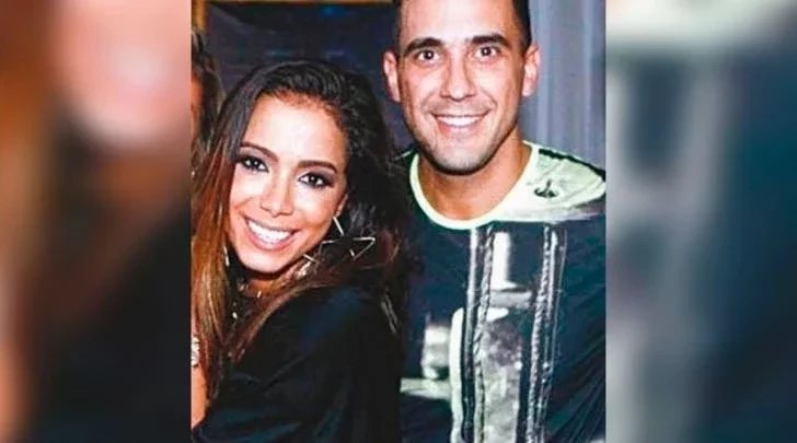 A fila anda rápido: relembre 15 namoros imperdíveis de Anitta - imagem 57145
