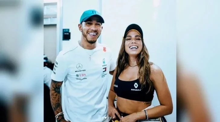 A fila anda rápido: relembre 15 namoros imperdíveis de Anitta - imagem 57143