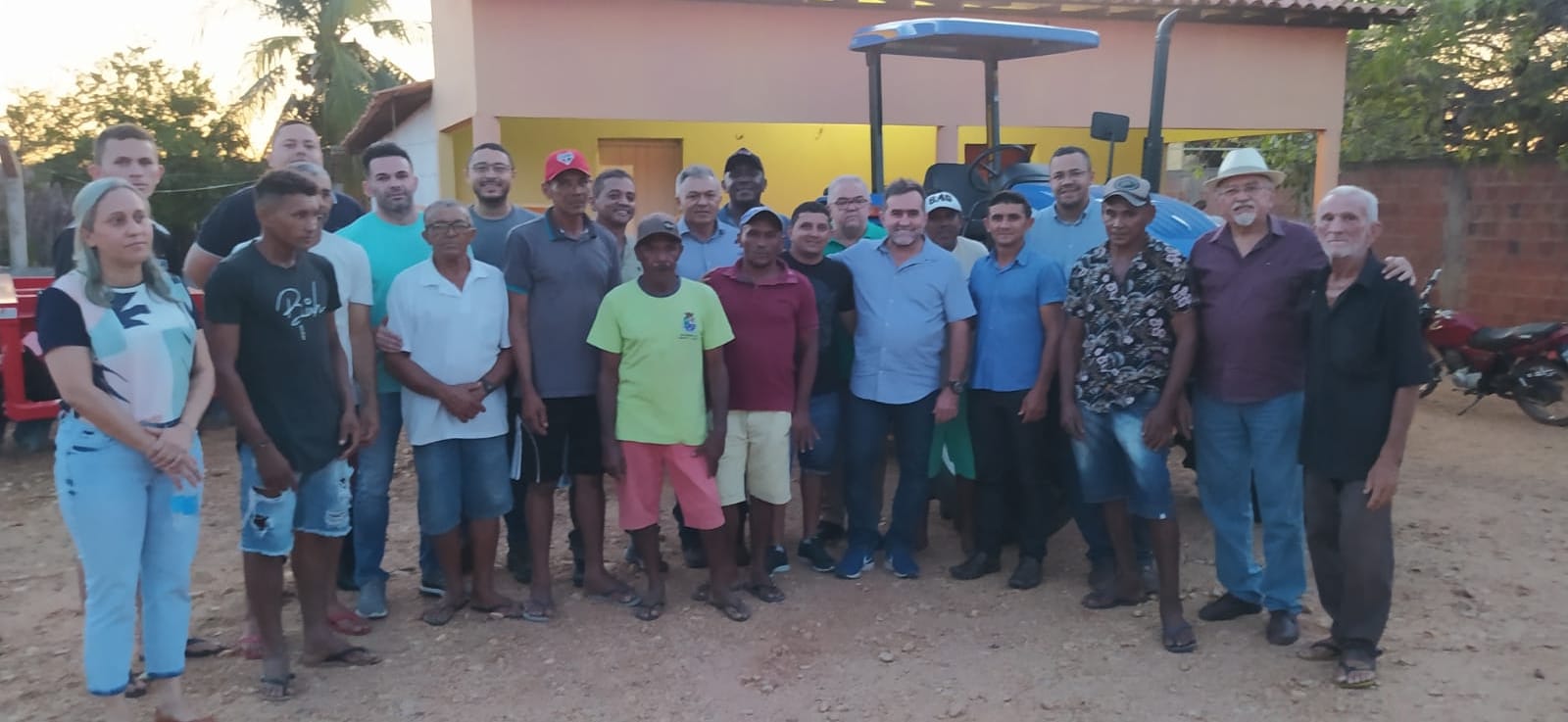 Zé Raimundo entrega máquinas agrícolas na zona rural de Oeiras - Imagem 1