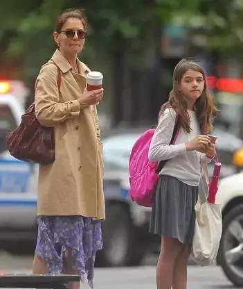  Katie Holmes e Suri Cruise,