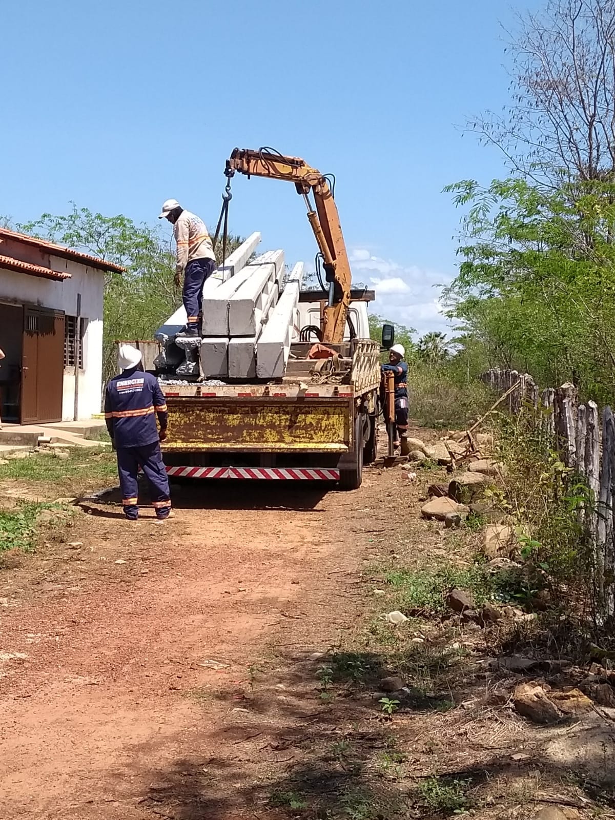 Joaquim Pires: conjunto habitacional ganha instalação de energia elétrica - Imagem 2