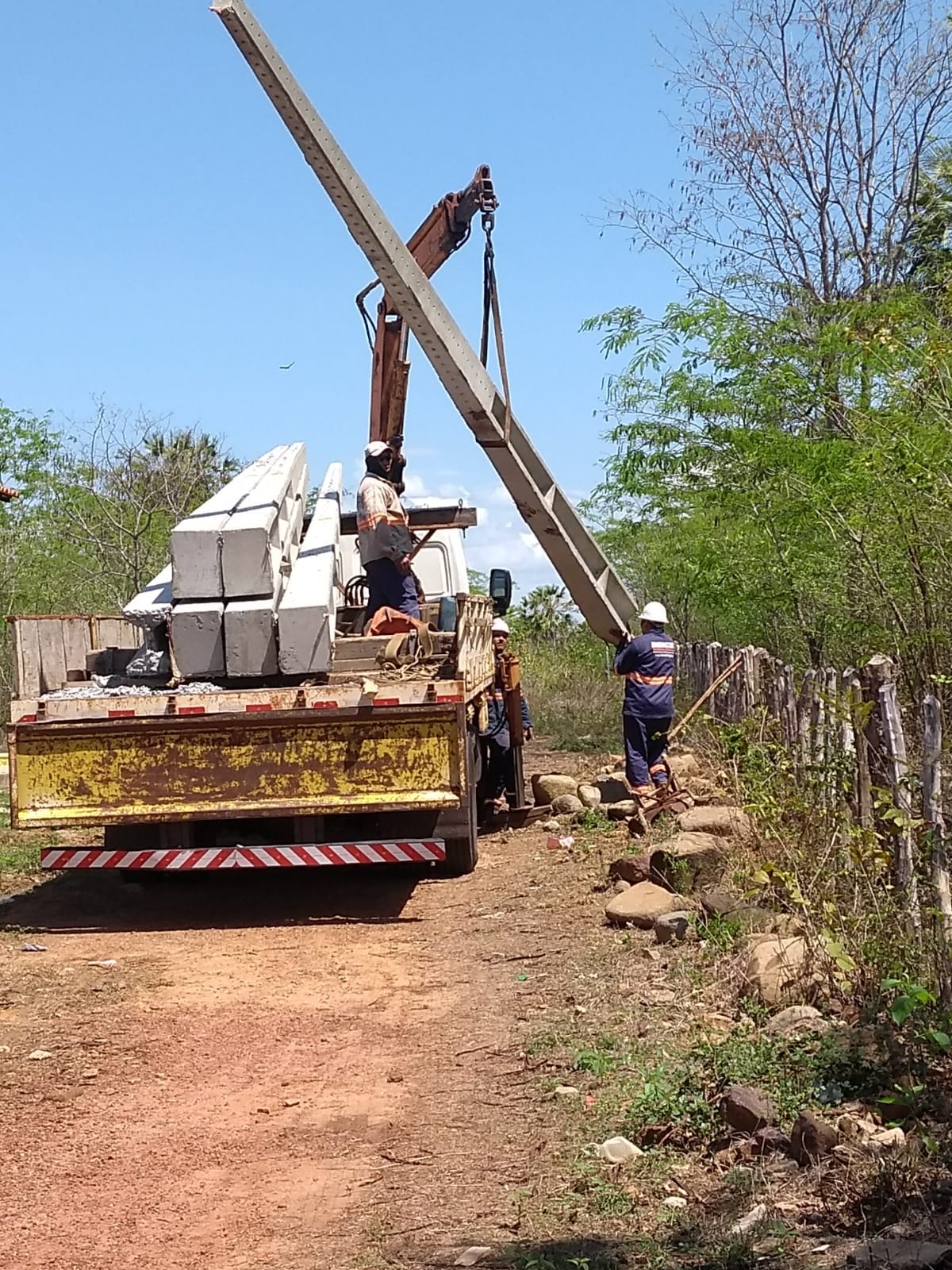 Joaquim Pires: conjunto habitacional ganha instalação de energia elétrica - Imagem 1