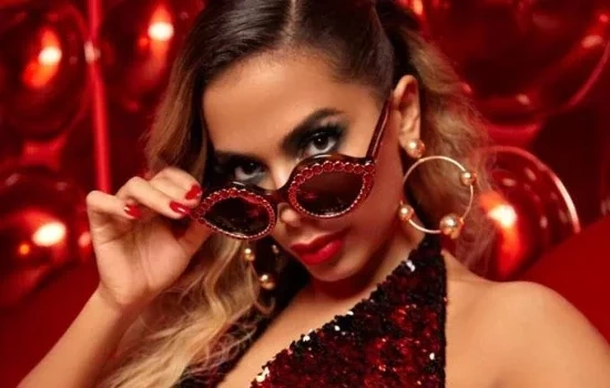 Anitta sem pudores no sexo; ‘eu fui ao banheiro e peguei o garçom’
