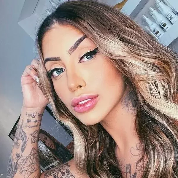 MC Mirella e Dynho Alves